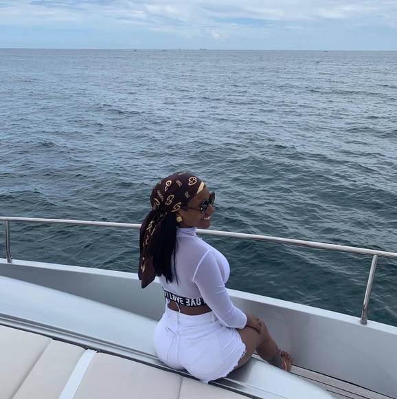 Meet your Posher, Oya oggun tola - Picture 1 of 1